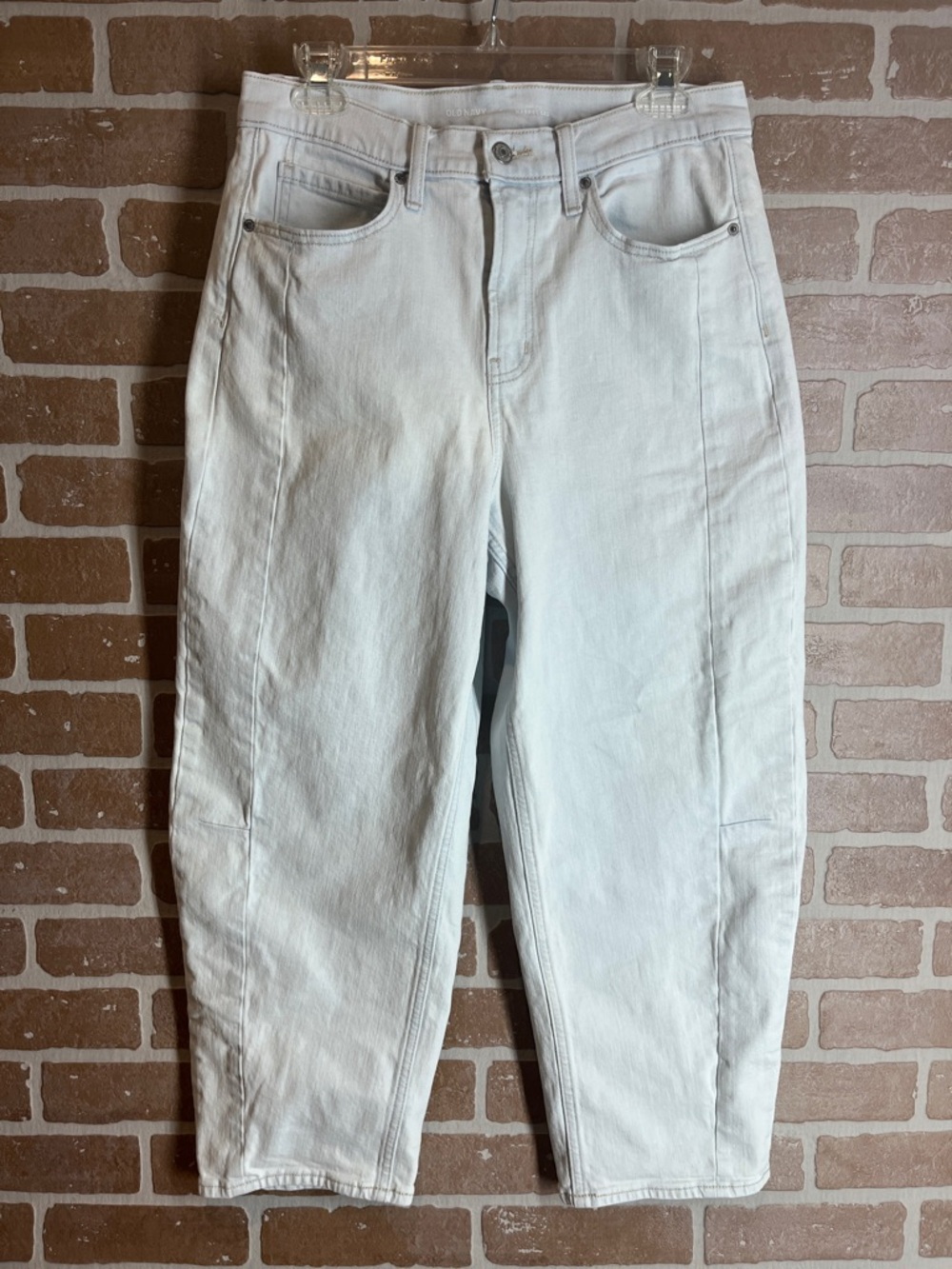 Old Navy Women’s Barrel Leg Jeans light blue size 8
